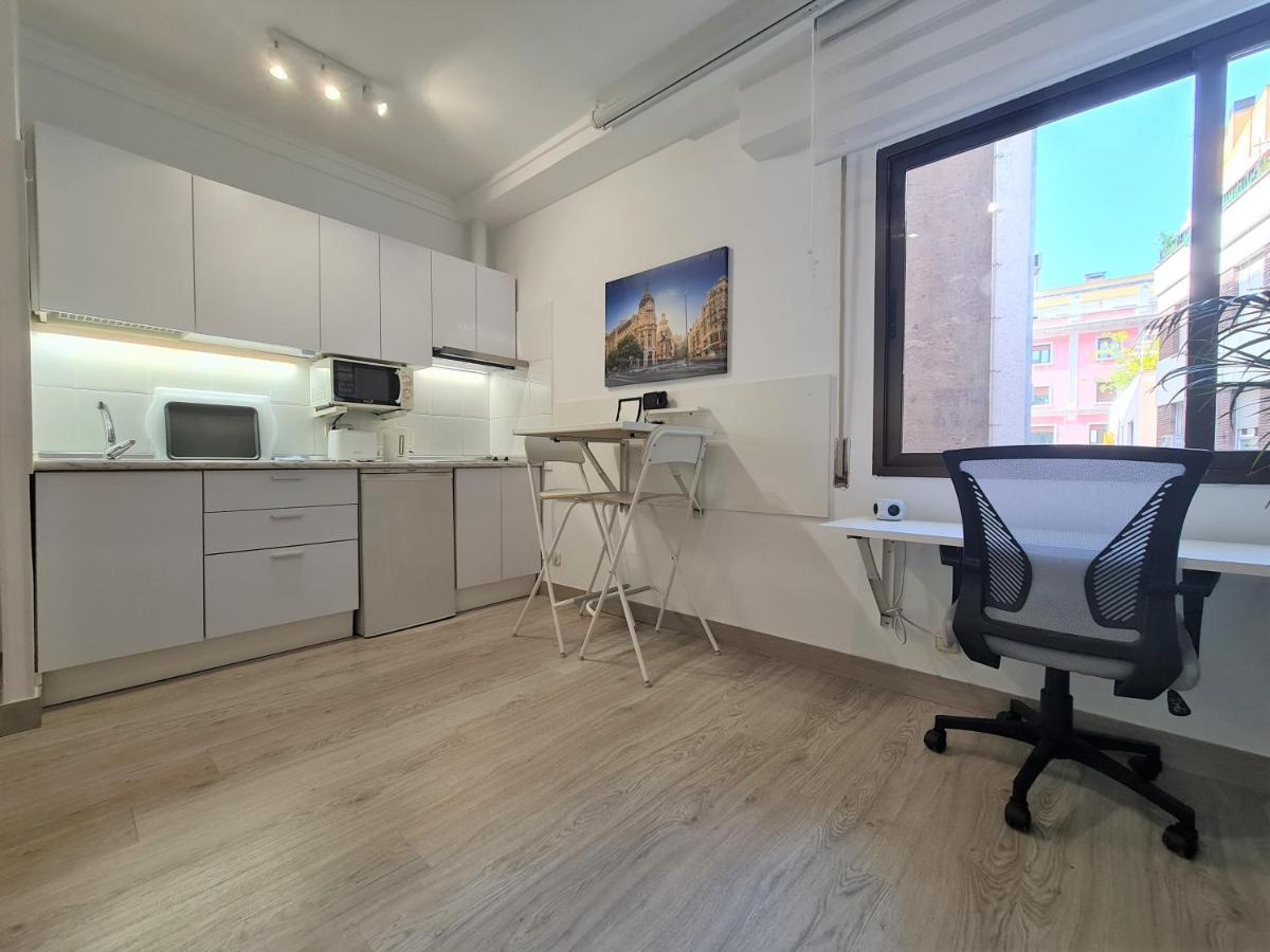 Plaza Mostenses En Plaza Espana Madrid Ngoại thất bức ảnh